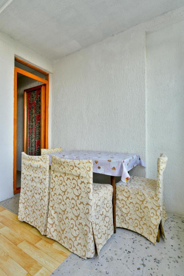 Pataki Studios Petrovac Buitenkant foto