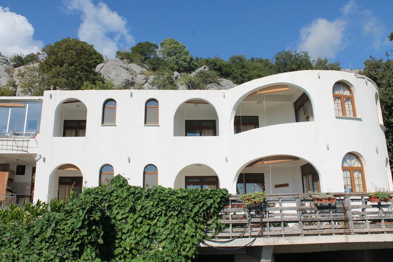 Pataki Studios Petrovac Buitenkant foto