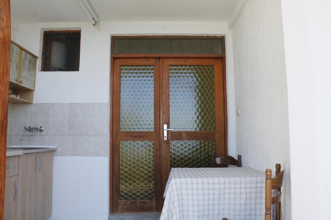 Pataki Studios Petrovac Buitenkant foto