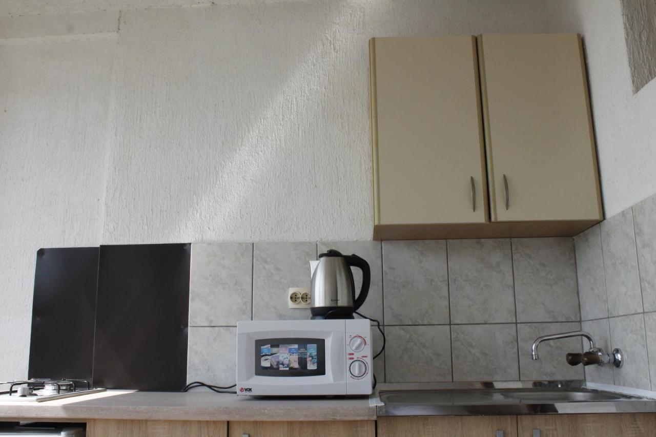 Pataki Studios Petrovac Buitenkant foto